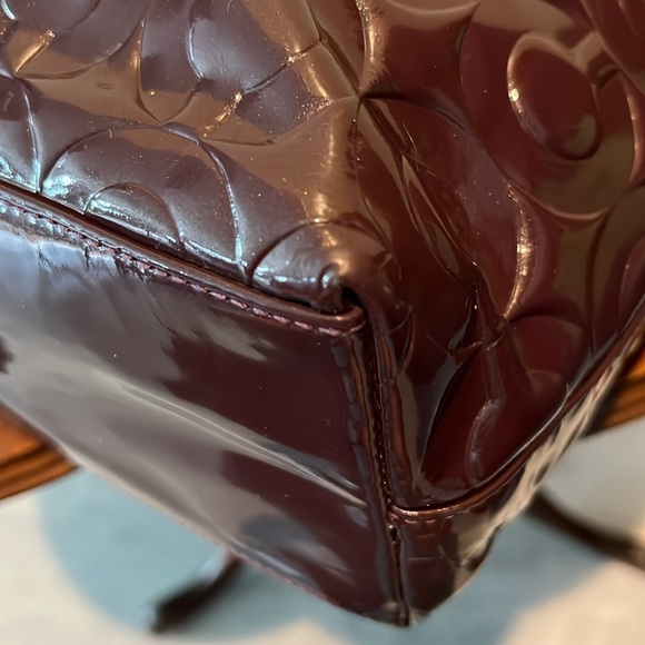 Coach Rare Vintage shoulder bag  Patent leather deep plum embossed monogram Exce - Picture 14 of 17